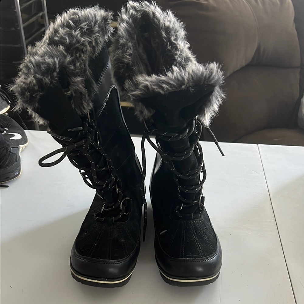 Women's Black Fur-Lined Winter Boots